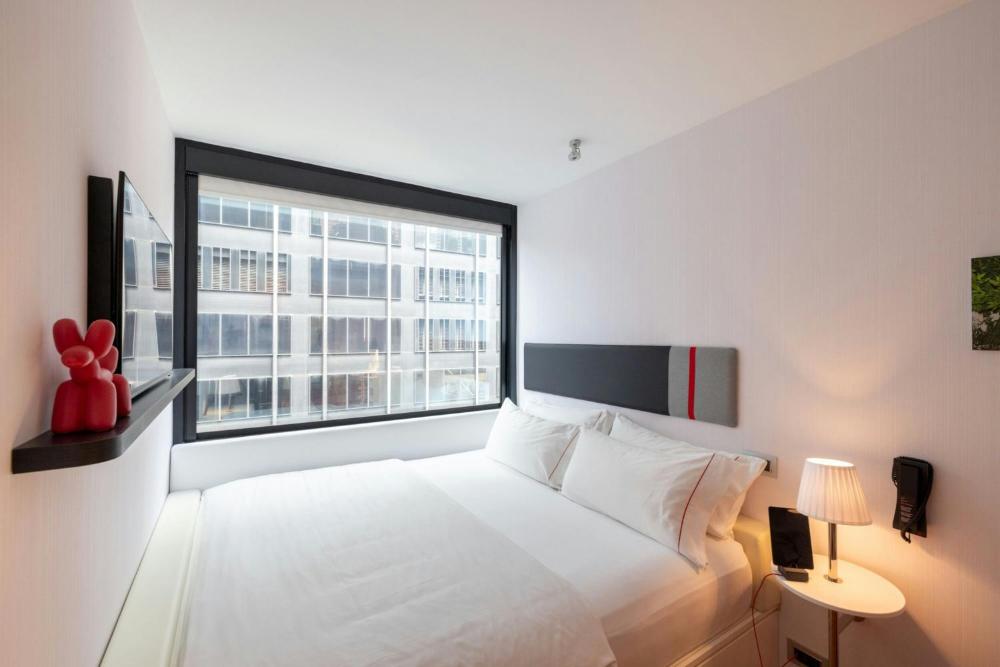 King Room - High Floor interior
